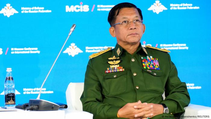 El dictador birmano Min Aung Hlaing durante una conferencia internacional de seguridad en Moscú.