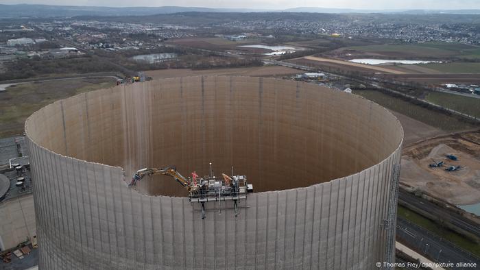 A nuclear plant cooling tower is being torn down in Mülheim-Kärlich, Germany