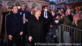 Komunikimi intensiv midis Merkelit dhe Macronit mundësoi një hap të madh për BE, shkruan Auron Dodi.