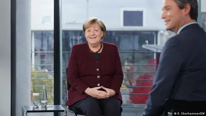 Bundeskanzlerin Merkel und DW Head of News Max Hofmann im Bundeskanzleramt