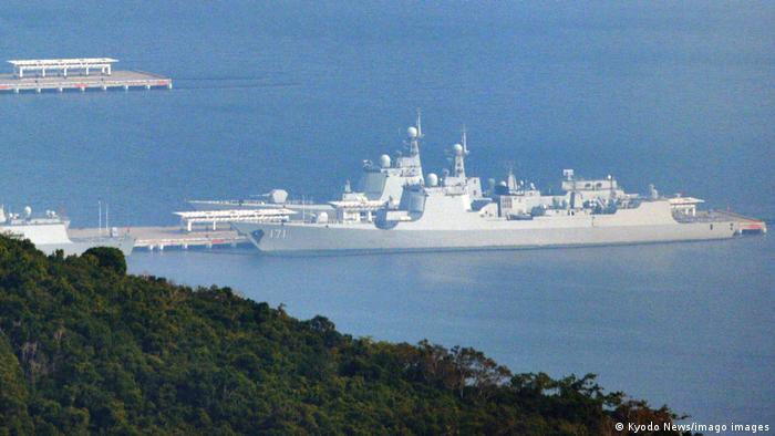 Chinese warships anchored on Hainan island