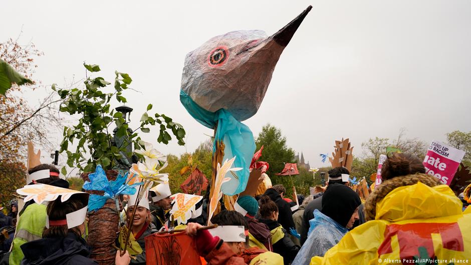 Climate activists rally outside COP26 in Glasgow | News | DW - Vimarsana News
