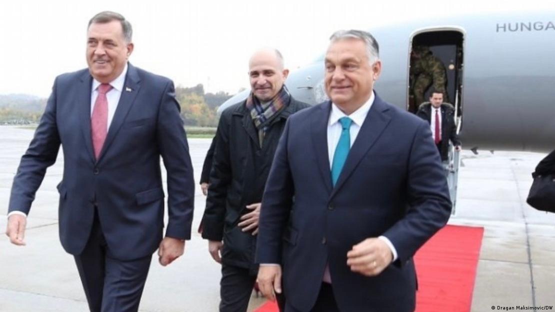 Milorad Dodik i Viktor Orban na aerodromu u Banja Luci Milorad Dodik i Viktor Orban na aerodromu u Banja Luci