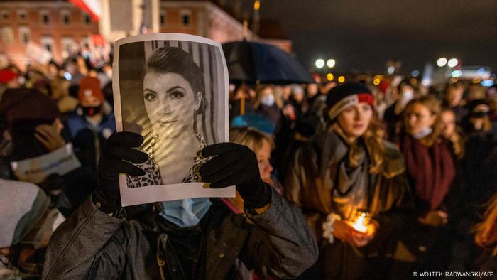 Polen Warschau Proteste gegen Abtreibungsgesetz