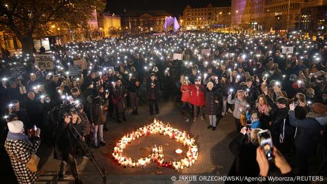 All pregnant women are in danger': protests in Poland after expectant  mother dies in hospital, Global development