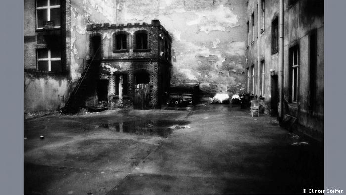 East Berlin before the Wall fell: a photographer's perspective | DW