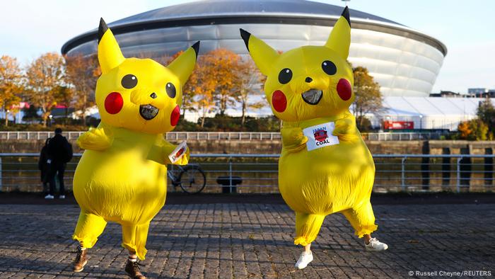 Activistas disfrazados de Pikachu. Activistas disfrazados de Pikachu.