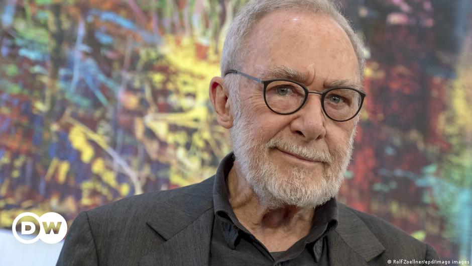 Artist Gerhard Richter donated 100 of his paintings to Berlin – DW – 04/01/2023
