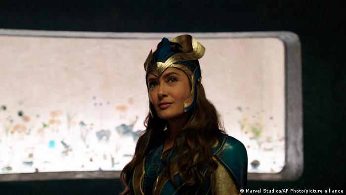 La actriz interpreta a Ajak en la nueva superproducción de Marvel. 