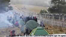 Польша не считает мигрантов на границе с Беларусью беженцами