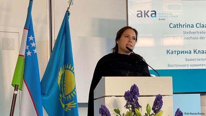 Франкфурт, 9 ноября 2021 года. Катрина Клаас-Мюльхойзер на открытии конференции В фокусе Центральная Азия - разговор об экономике