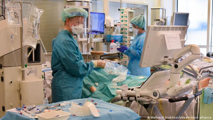 فشار بر بیمارستان‌ها و مراکز درمانی در آلمان روز به روز بیشتر می‌شود