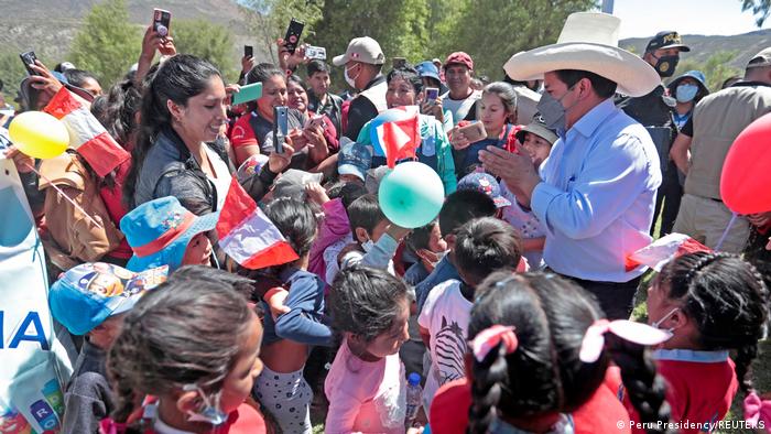 Peru Präsident Castillo nach 100 Tagen im Amt