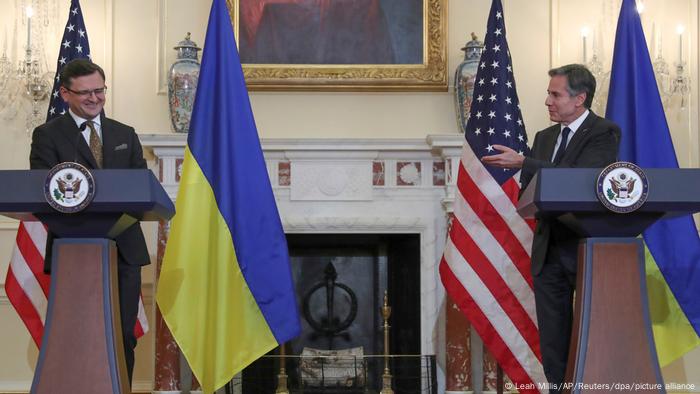 Encuentro entre EE. UU. y Ucrania: el secretario de Estado de EE. UU., Antony Blinken, y el ministro ucraniano de RR. EE., Dmitro Kuleba. (10.11.2021).