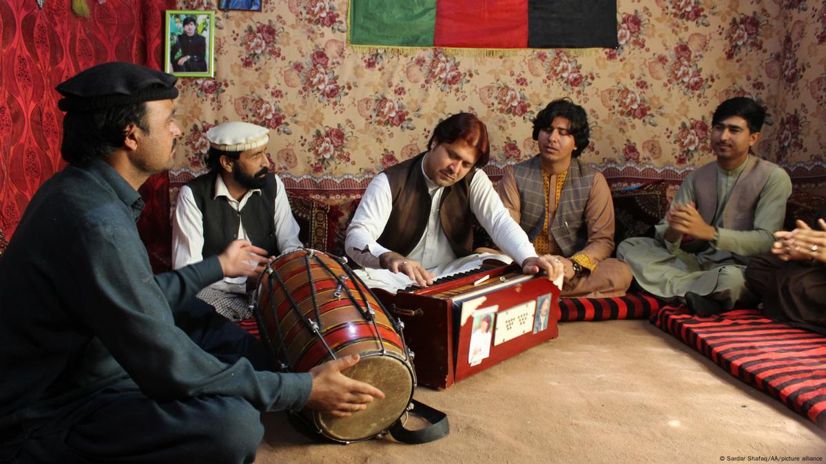 Deutsche Hilfe für Musiker in Afghanistan DW 15.11.2021