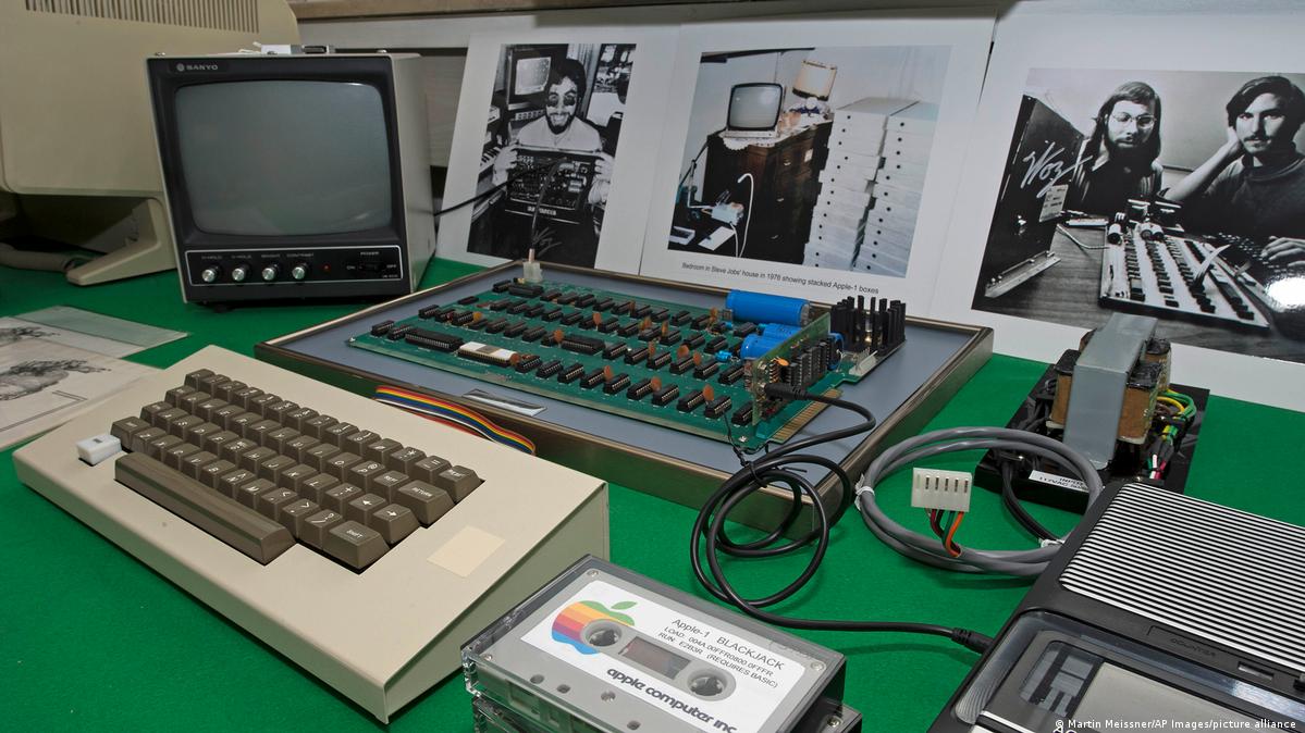 Venden ejemplar del primer modelo de Apple en 400.000 USD