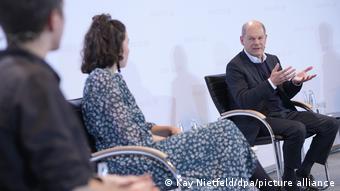 Ακτιβιστές και Όλαφ Σολτς Ακτιβιστές και Όλαφ Σολτς