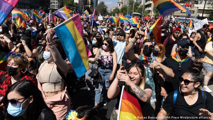 Marcha del Orgullo LGBTQ+ en Santiago de Chile (13.11.2021)