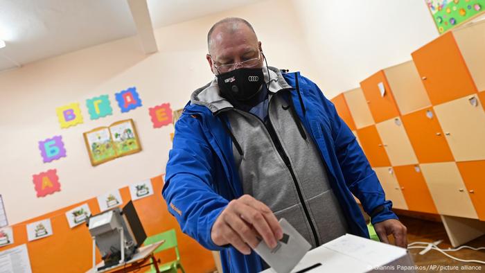 Мнозинството българи са апатични и разочаровани. А новата формация Продължаваме