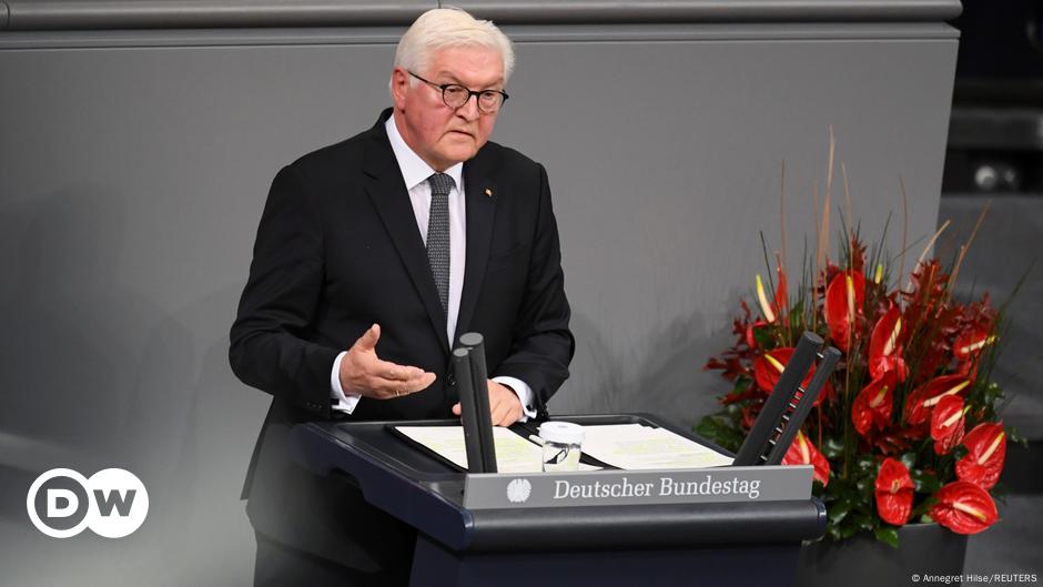 Steinmeier for more open dealings with the Bundeswehr |  Currently Germany |  DW