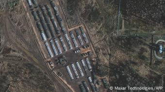 Спутниковый снимок концентрации российских войск на украинском направлении Спутниковый снимок концентрации российских войск на украинском направлении