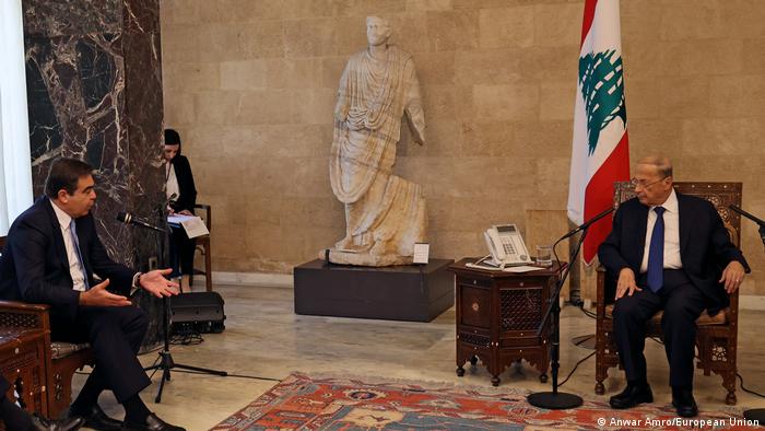 El Vicepresidente de la Comisión Europea Schinas negoció con varios Estados de Oriente Medio, como aquí con el Presidente libanés Michel Aoun.