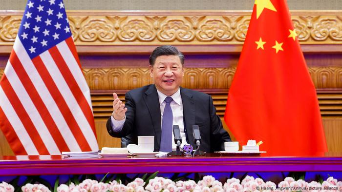 2021年11月16日中國國家主席習近平在北京線上會見美國總統拜登。