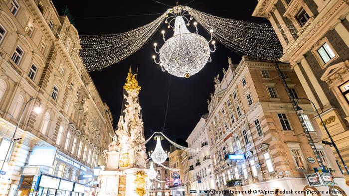 زينة عيد الميلاد في شوارع العاصمة النمساوية فيينا