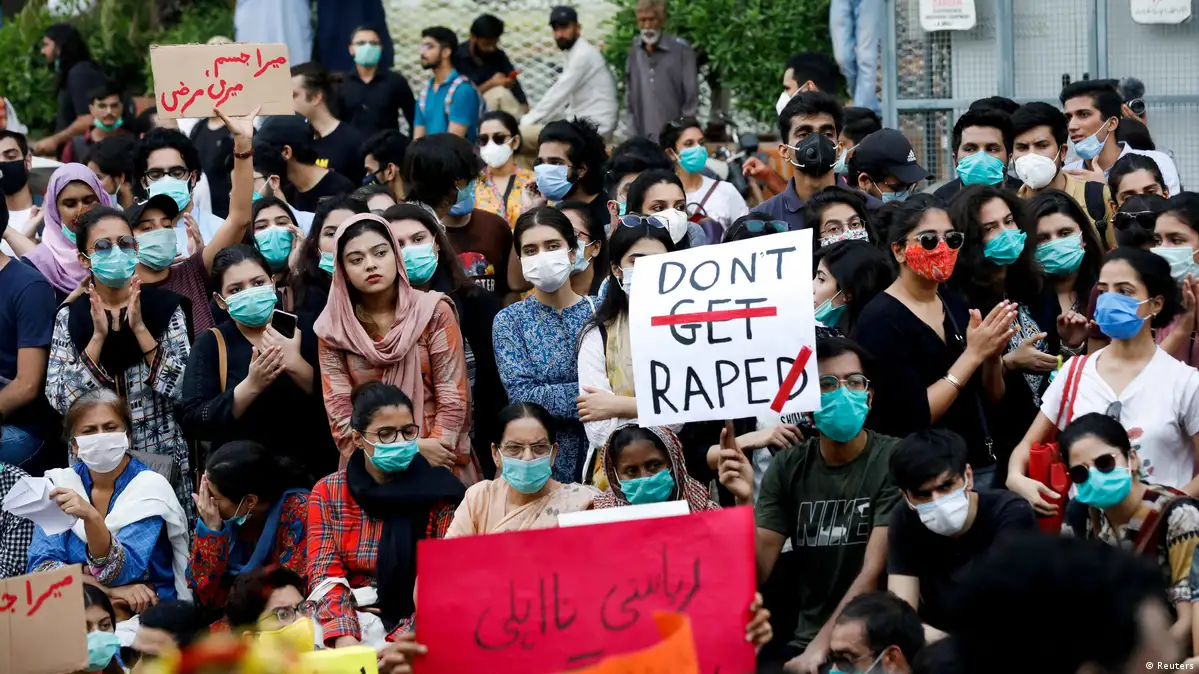 Pakistani Chore Rape Sex - Why Pakistani feminists won't talk about marital rape â€“ DW â€“ 04/12/2022