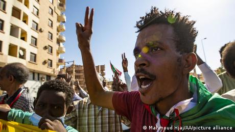 <div>Sudan's protest movement: 'Now we are driven by anger'</div>