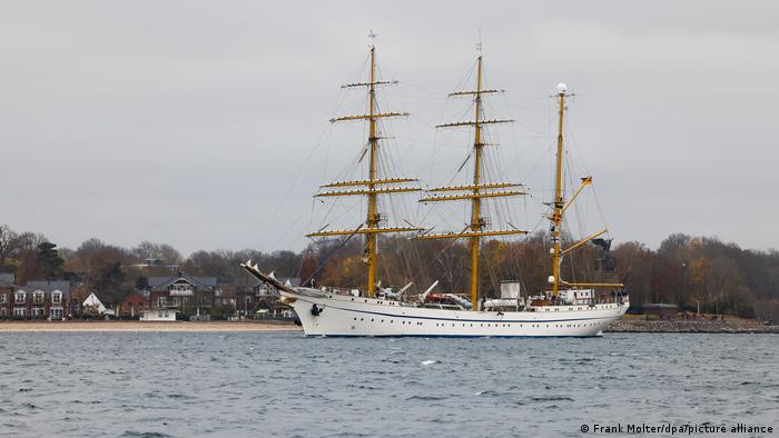 Training barque Gorch Fock leaves Kiel