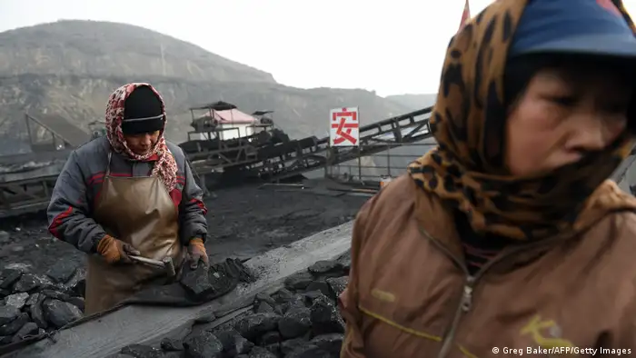 China Klima l Kohleindustrie, Arbeiterinnen in Datong, Shanxi Provinz