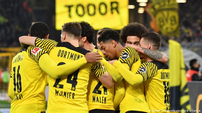 Malen off mark as Reus helps Borussia Dortmund close gap on Bayern Munich | Sports | German football and major international sports news | DW | 20.11.2021