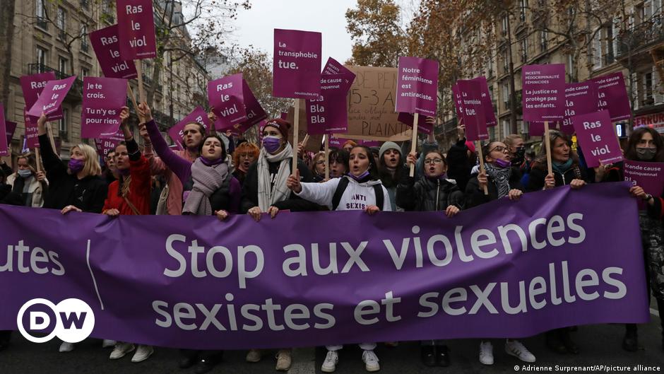 Großdemonstration gegen Gewalt an Frauen in Frankreich