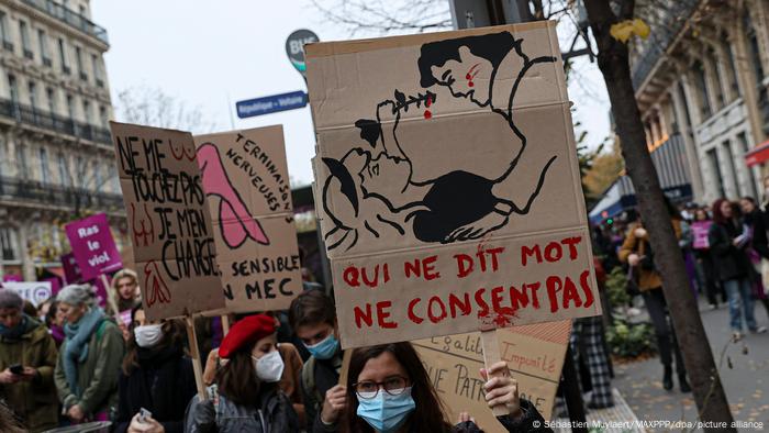 France: Tens Of Thousands Protest Violence Against Women | News | DW ...