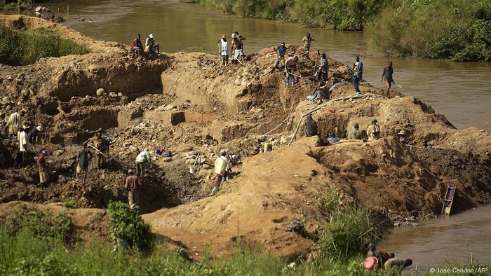  REVOICI LES NOUVELLES D'UN RESEAU DE BLANCHISSEMENT DES FONDS AU CONGO AUTOUR DE LA BANQUE AFRILAND ET DE DAN GERTLER, L'AMI DE L'AUTRE !?! 59893642_303