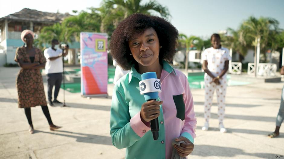 Street Debate: The COVID-19 Pandemic in Gambia – DW – 01/12/2022