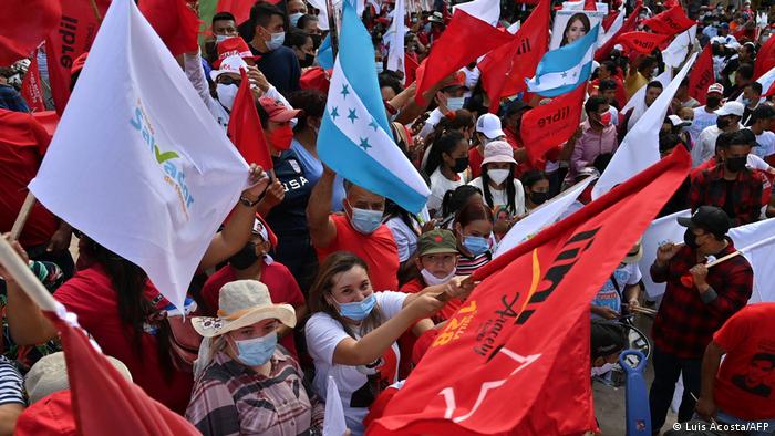 Supporters of Xiomara Castro's LIBRE party at a campaign rally in Tegucigalpa.