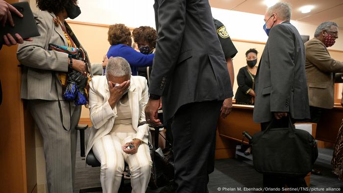 USA US-Richter räumt nach 72 Jahren Männer frei, die zu Unrecht der Vergewaltigung beschuldigt wurden USA US-Richter räumt nach 72 Jahren Männer frei, die zu Unrecht der Vergewaltigung beschuldigt wurden