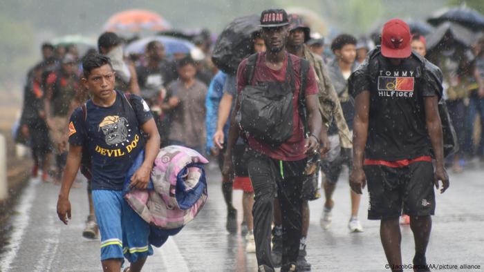 Migrantes haitianos camino hacia EE. UU.