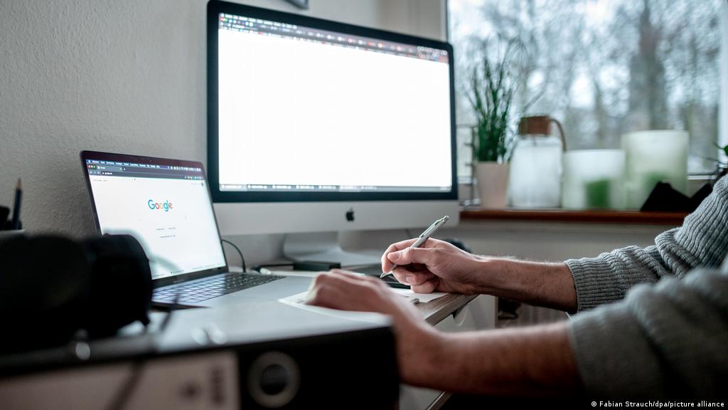 La AIE pide reducir la velocidad y mucho teletrabajo para ahorrar petróleo  | El Mundo | DW | 18.03.2022