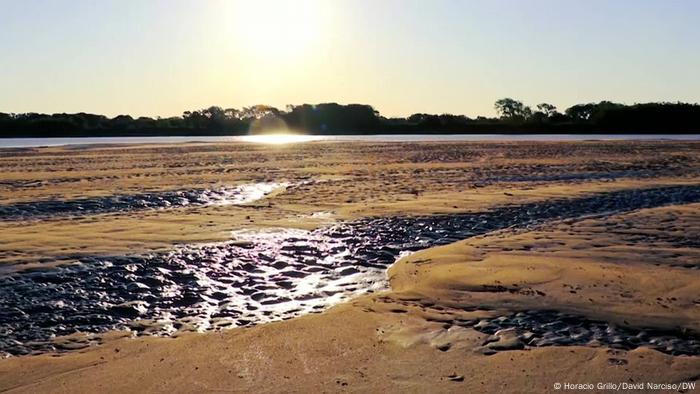 La fuerte sequía afecta al río Paraná.
