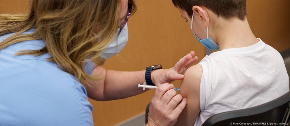 Anvisa já aprovou uso da vacina da Pfizer em crianças de 5 a 11 anos, mas não há previsão do início da vacinação dessa faixa etária