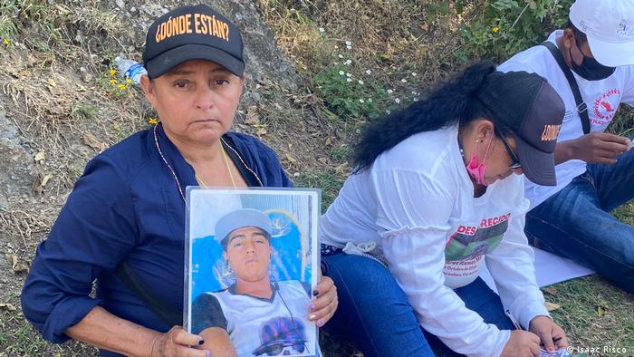 Mexiko | Angehörige von Vermissten suchen nach Massengräbern