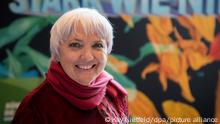 25.10.2021
Die Bundestagsvizepräsidenten und Grünen-Politikerin Claudia Roth nimmt an der Fraktionssitzung von Bündnis 90/Die Grünen im Bundestag teil.