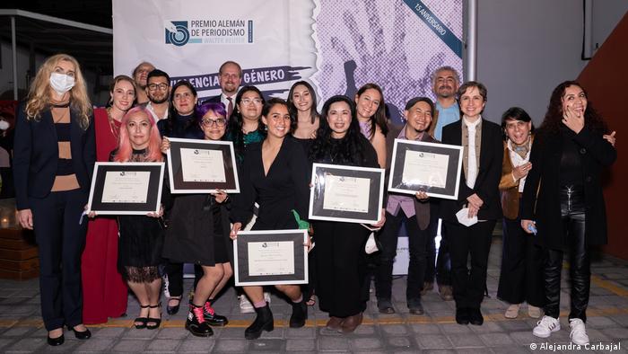 Las ganadoras del Premio Alemán de Periodimo Walter Reuter 2021 durante la ceremonia de reconocimiento en Ciudad de México