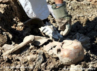 Kosti Srebreničana , pronađene u masovnoj grobnici u selu Kasmenica pored Zvornika, BiH