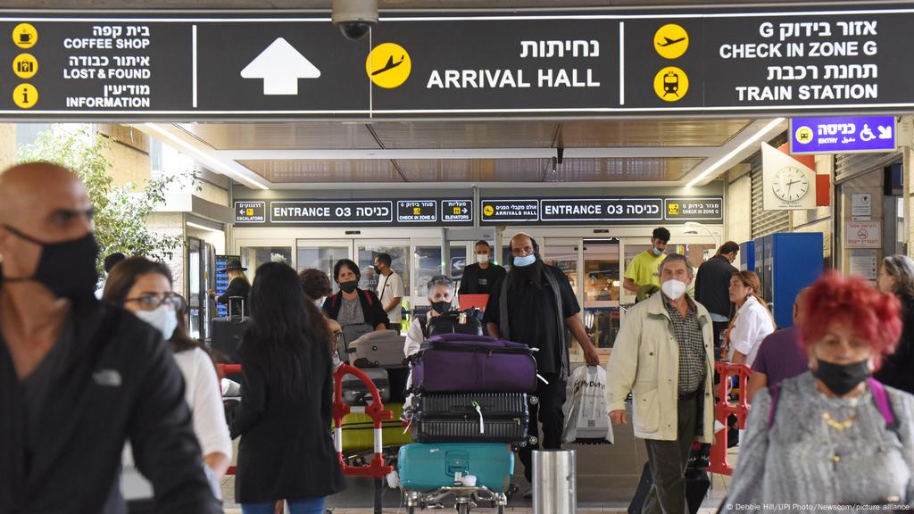 covid israel to shut its borders to foreigners due to omicron variant news dw 28 11 2021