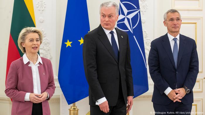 Von der Leyen und Stoltenberg in Litauen Von der Leyen und Stoltenberg in Litauen