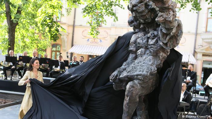 Оксана Линів влітку у Львові відкрила скульптурну алегоричну композицію до 230-річчя Франца Ксавера Моцарта